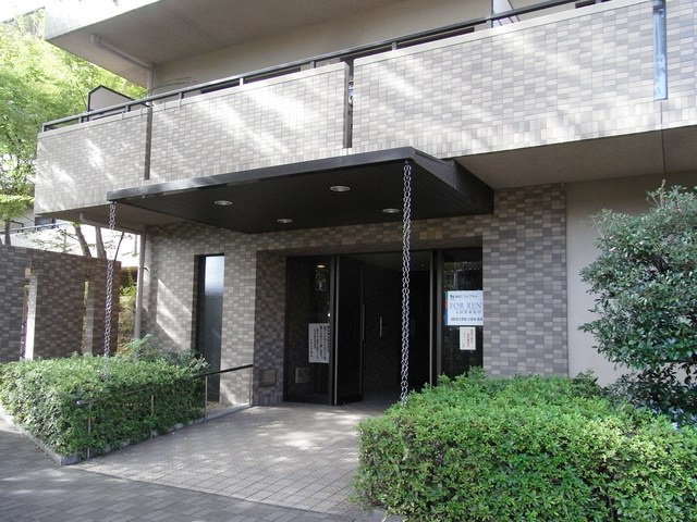 フォリア岡本の外観