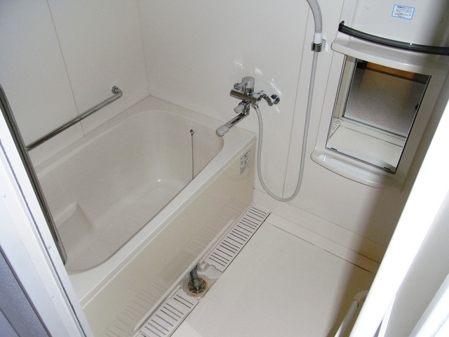 フォリア岡本の浴室