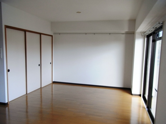 フォリア岡本の洋室