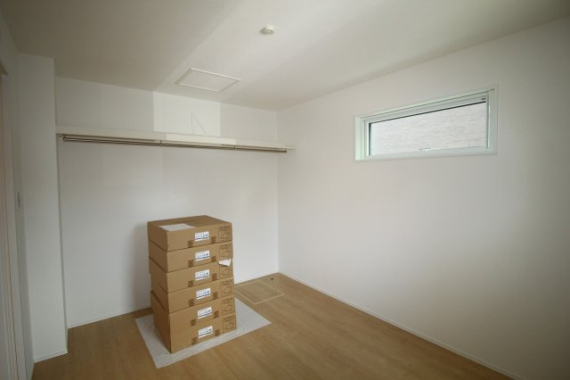 石立町　中古戸建　（未入居物件）の洋室|1Ｆ　南東の部屋　6.0帖