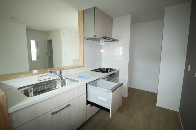 石立町　中古戸建　（未入居物件）のキッチン|食器洗浄乾燥機