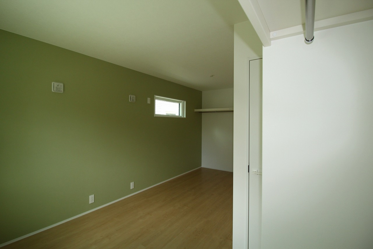 石立町　中古戸建　（未入居物件）の洋室|1Ｆ　北西の部屋　4.4帖　北の部屋　4.4帖