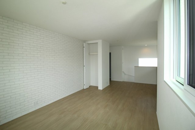 石立町　中古戸建　（未入居物件）の居間・リビング|2Ｆ　ＬＤＫ　18.6帖