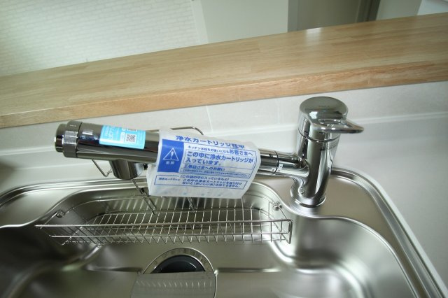 石立町　中古戸建　（未入居物件）のキッチン|浄水器