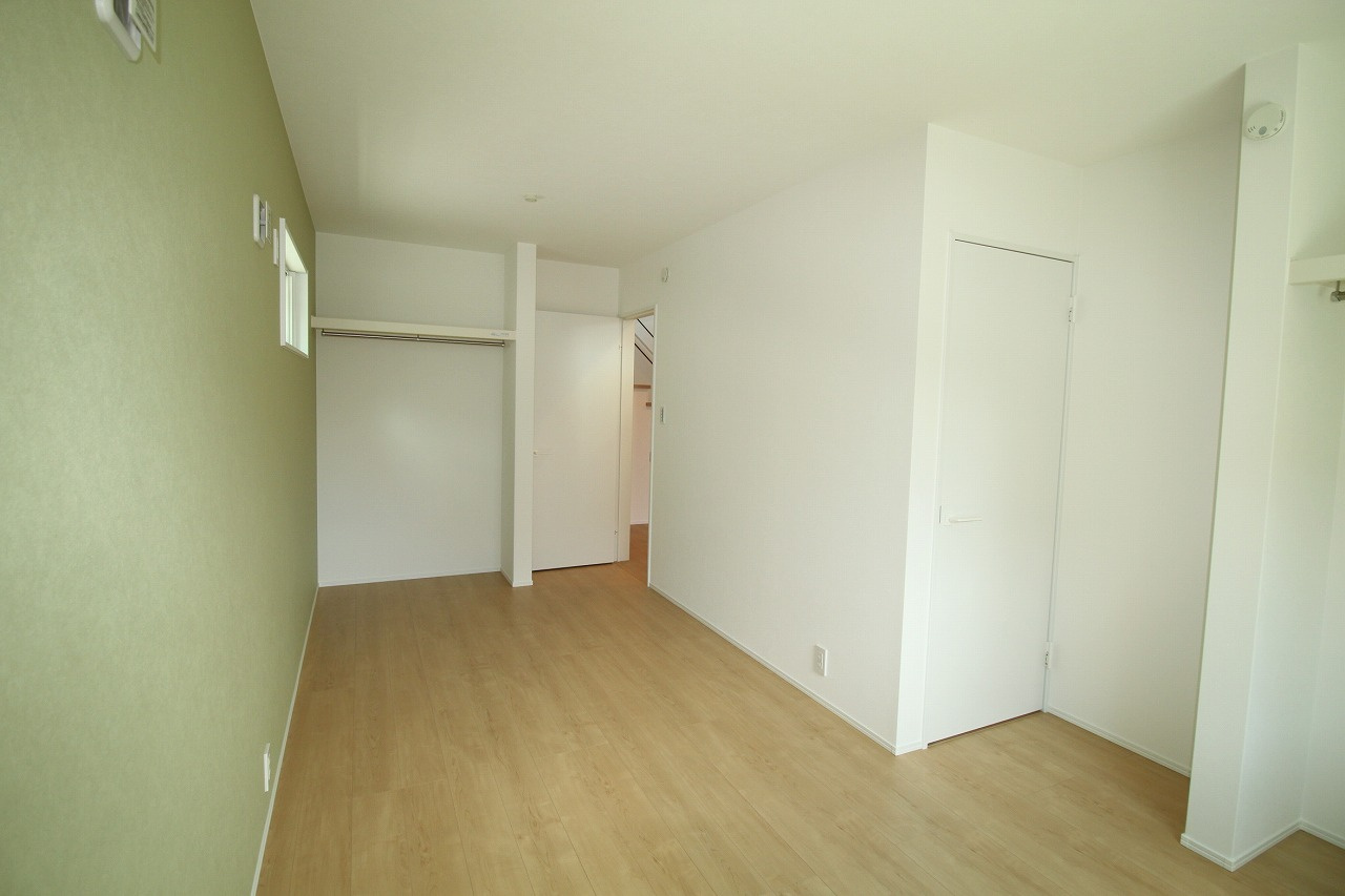 石立町　中古戸建　（未入居物件）の収納|1Ｆ　北西の部屋　4.4帖　北の部屋　4.4帖