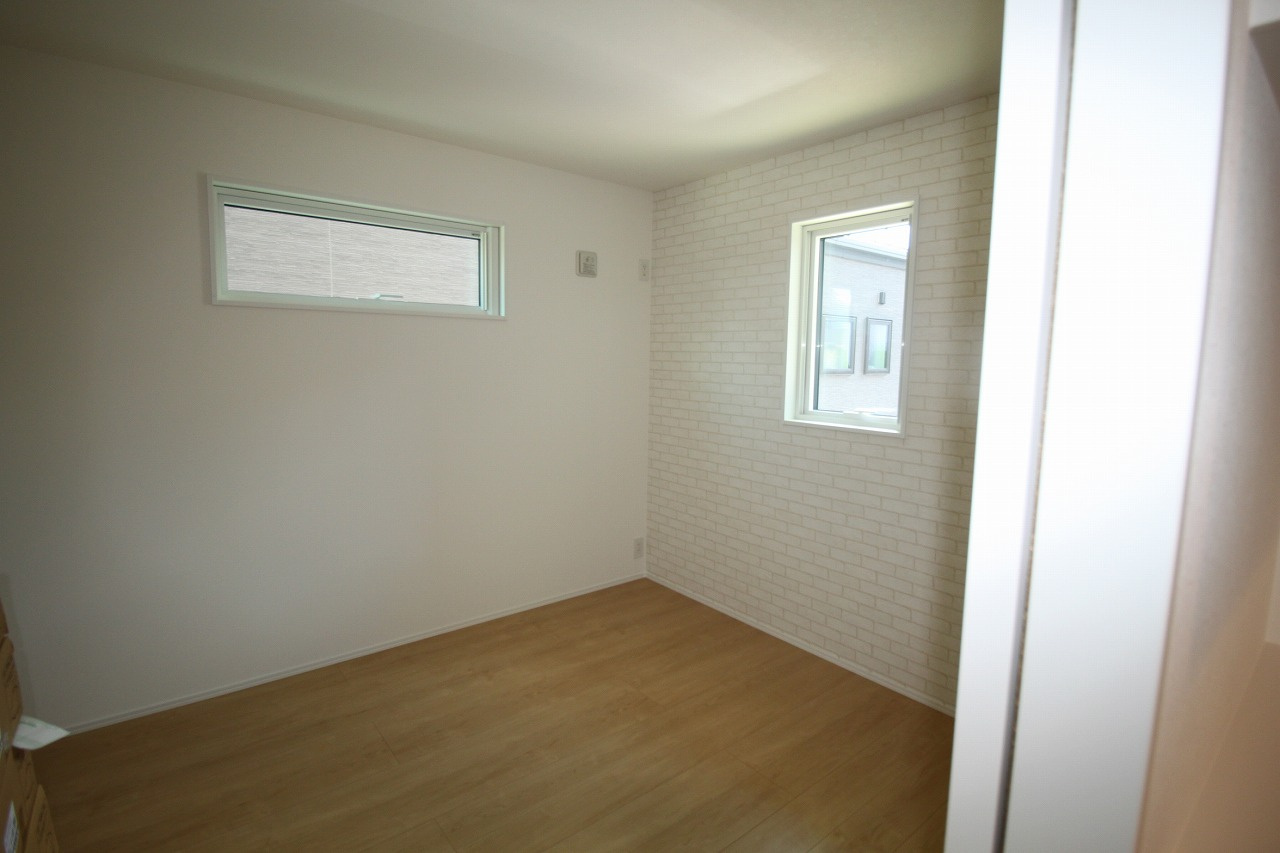 石立町　中古戸建　（未入居物件）の洋室|1Ｆ　南東の部屋　6.0帖