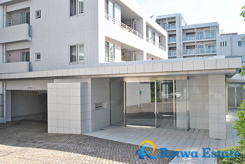 クレッセント茅ヶ崎松韻のエントランス