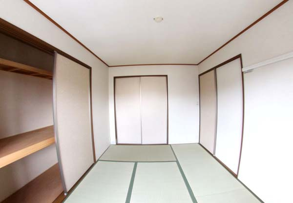 メープルコートA棟の和室|和室ならではの温かな和の空間で寛ぎの時間を過ごせます
