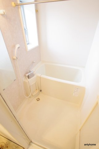 セレブコート木川　仲介手数料無料の浴室
