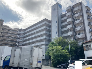 【外観】 | 【ロワールマンション西大橋Ⅱ】大通りから少し入った場所に位置しております。重厚感溢れる眺望良好のマンション♪