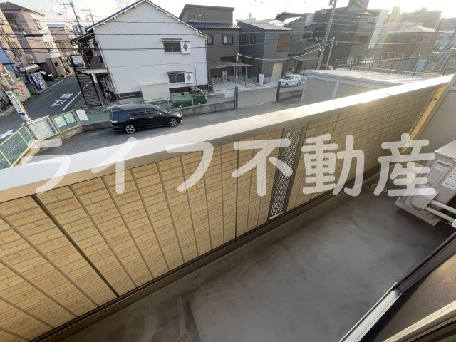 ボヌールフルールのバルコニー|暖かな日差しのふりそそぐバルコニー