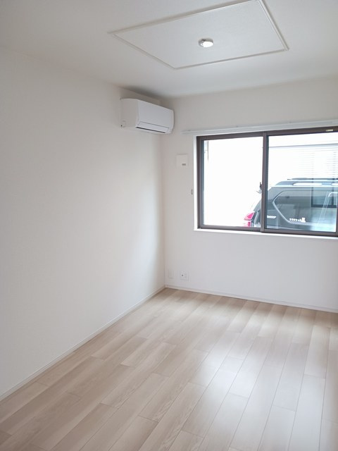 サンライズの洋室