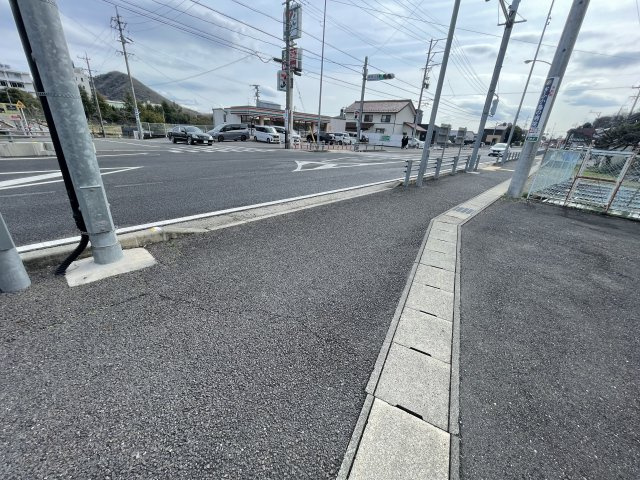 ６２８６２　岐阜市天池2丁目土地の前面道路含む現地写真