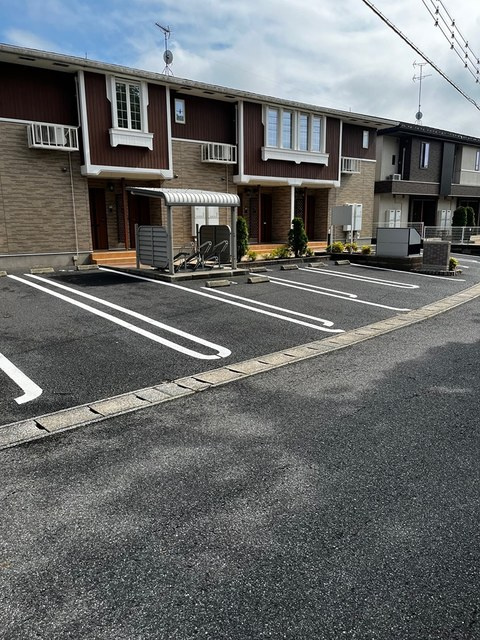 サングランスの駐車場