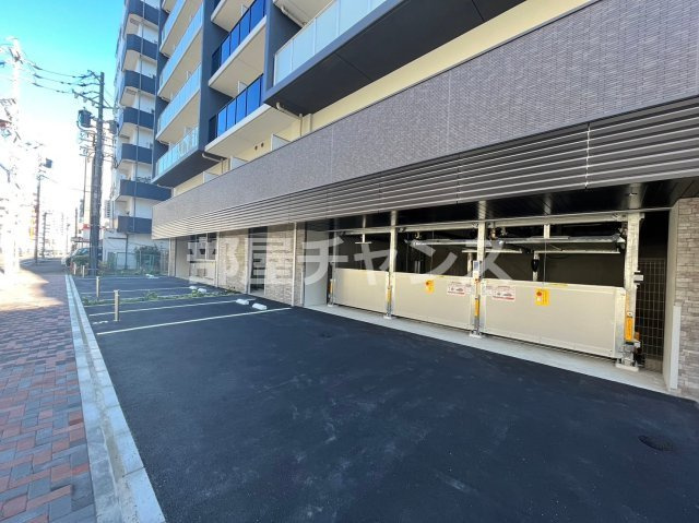 エスリード上前津LIVIAの駐車場