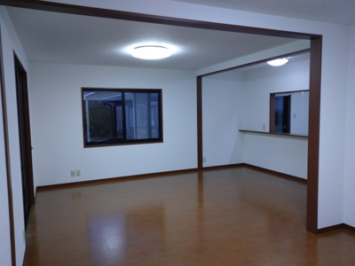 【居間・リビング】 | 鳥取市浜坂8丁目中古戸建て