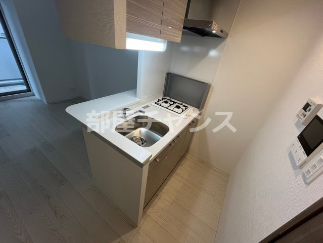 エスリード栄 THE PARKのキッチン|コンパクトなキッチンで掃除もラクラク