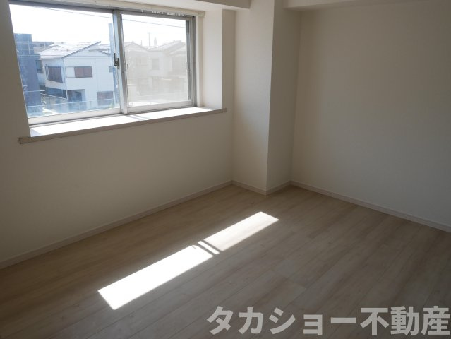 【洋室】 | ハイム若草 | 落ち着いた色調の洋室です