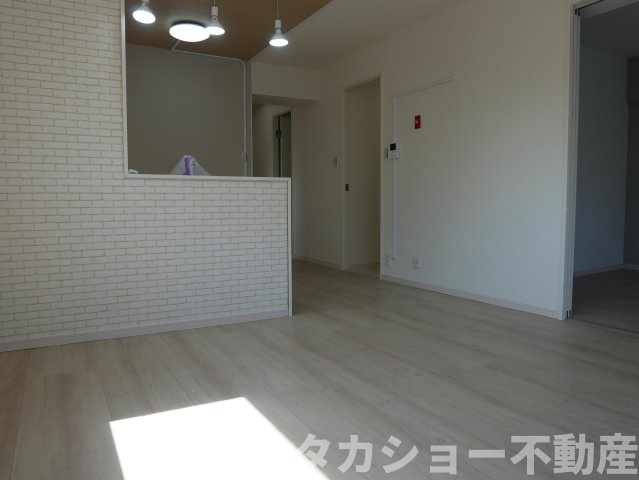 【居間・リビング】 | ハイム若草 | 使いやすいリビングです