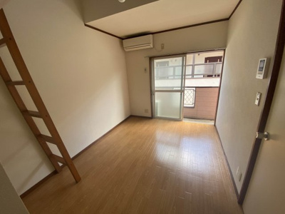 【寝室】 | メゾン・ド・サラ