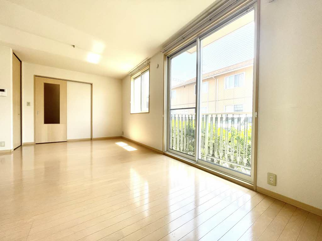 ベルデュールAの居間・リビング