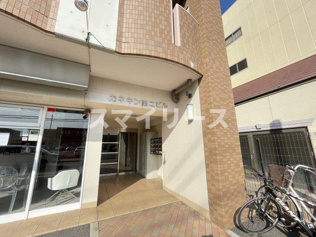 カネキン第二ビルのエントランス