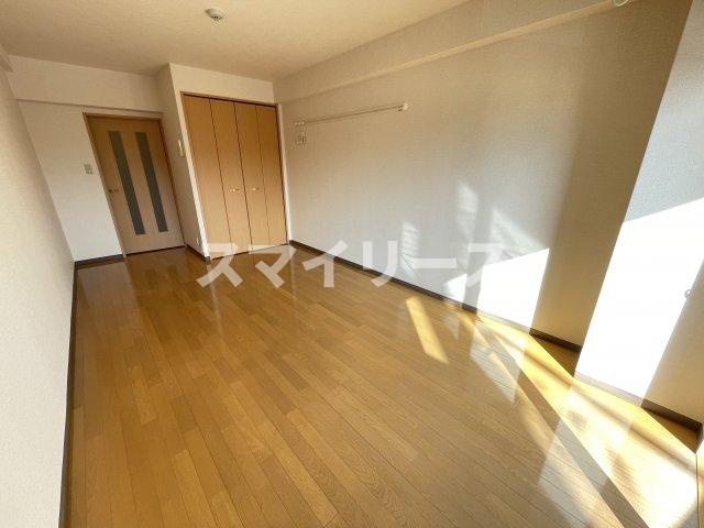 カネキン第二ビルの洋室