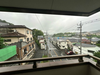 【展望】 | バルコニーからの眺望です♪目の前は道路になっていて視界を遮る建物がありません☆