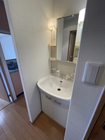 ネクスプロス大和田の独立洗面台|(参考)同マンション同間取り他部屋の写真