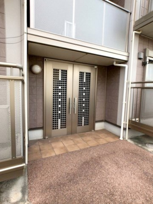 【玄関】 | ジュネスコート