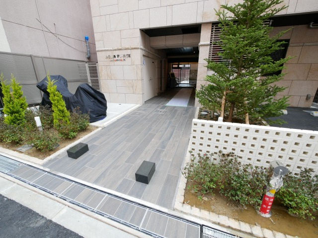アクアプレイス上本町のエントランス
