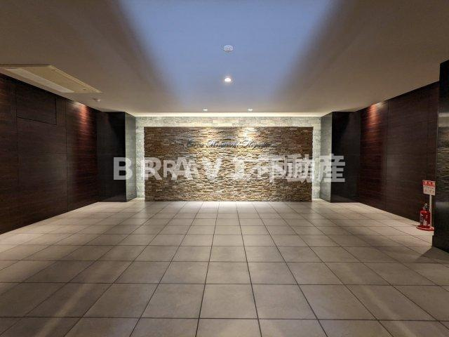 エスライズ本町東　BRAVI不動産のロビー|【エスライズ本町東】ゆとりのあるロビーです