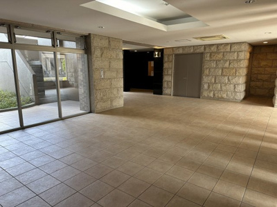 【エントランス】 | パレ・ロワイヤル西八代