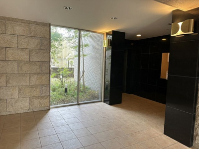 【エントランス】 | パレ・ロワイヤル西八代