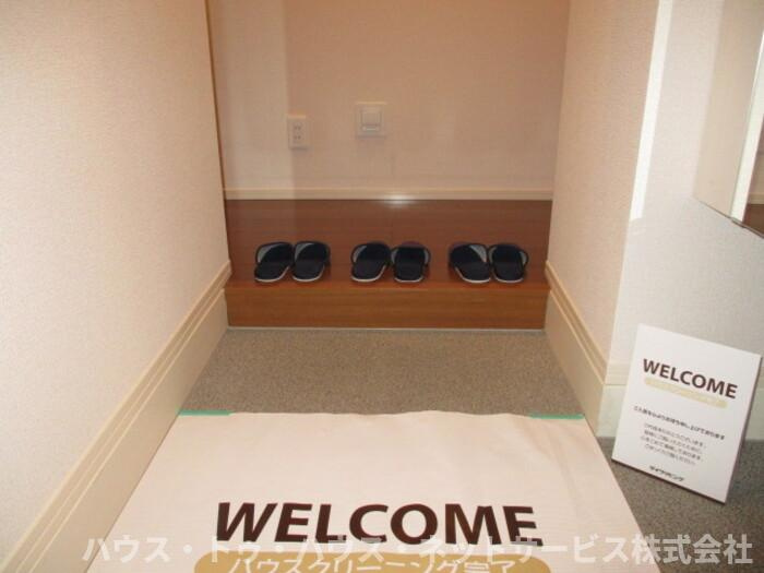 パインヒルズ胡録台の玄関