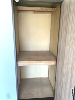 【その他】 | ハイライズ羽原 | 洋室5.8帖の押入