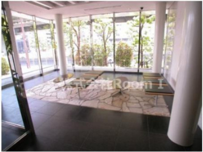 【ロビー】 | メゾン・ド・ヴィレ大阪城公園前 | 清潔なロビーです