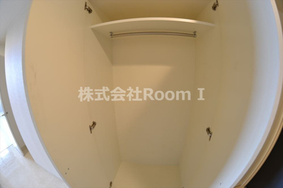 【収納】 | メゾン・ド・ヴィレ大阪城公園前 | 便利な収納スペースです