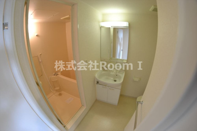 【洗面所】 | メゾン・ド・ヴィレ大阪城公園前 | 忙しい朝には欠かせない洗面所です