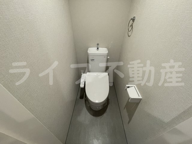 パロス西堤のトイレ|落ち着いた色調のトイレです