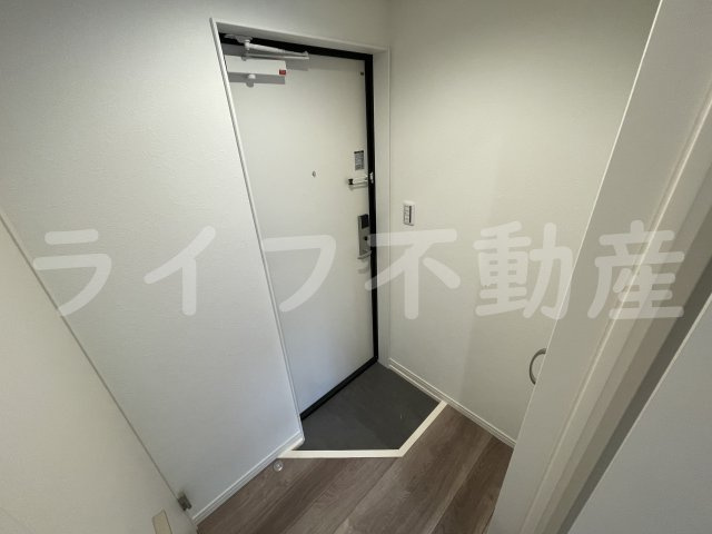 パロス西堤の玄関|収納もある玄関です