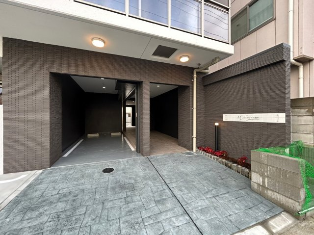 エムライズ大観町のエントランス|ゆとりのあるエントランスです