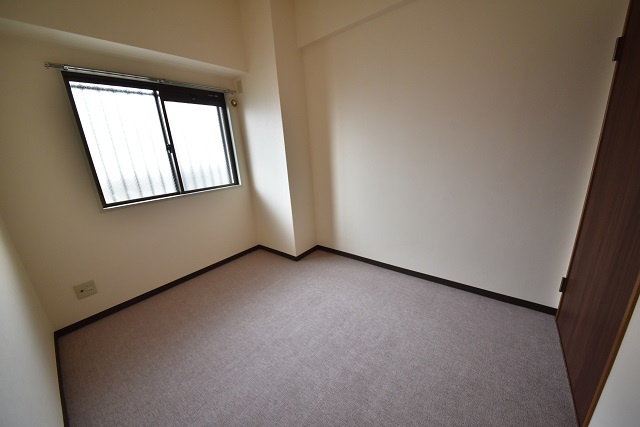 エステート1の洋室