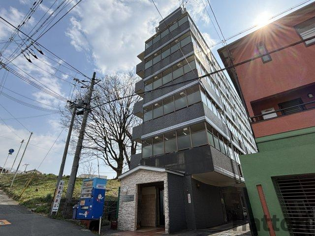 リアライズ服部の外観