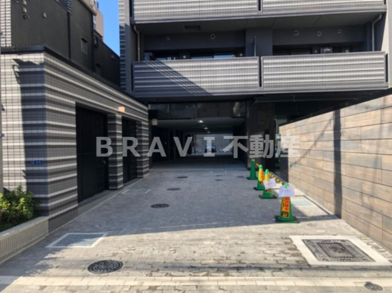 リビオレゾン谷町六丁目ステーションプレミア　BRAVI不動産の外観パース|【リビオレゾン谷町六丁目ステーションプレミア】車庫