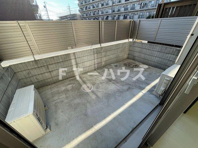 金太郎ヒルズ２０４　３０３のバルコニー