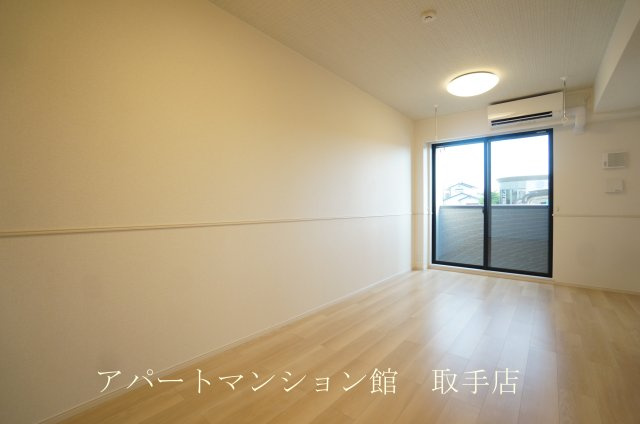 アザレアTⅠの居間・リビング