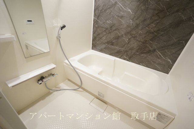 アザレアTⅠの浴室
