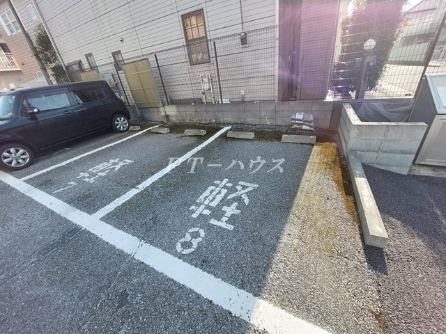 コスモ・ヒロセの駐車場