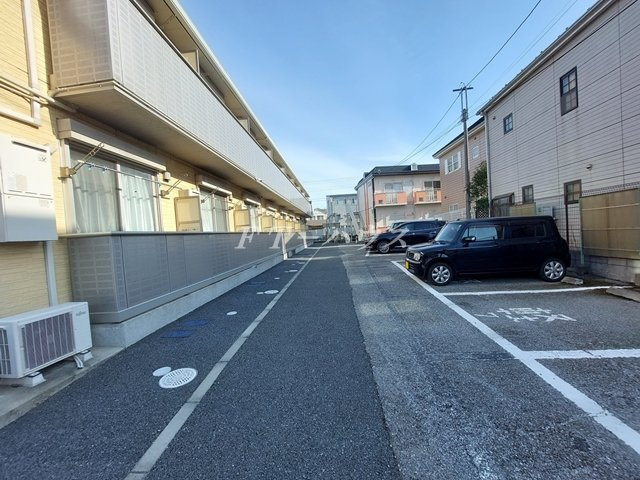 コスモ・ヒロセの駐車場